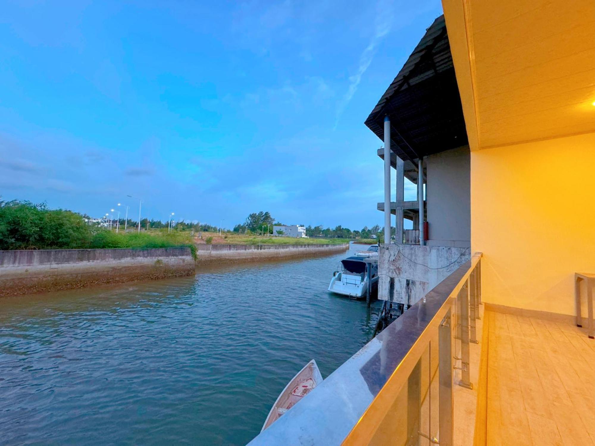 Вилла Canoe And Fishing , Free Pickup Batam Экстерьер фото